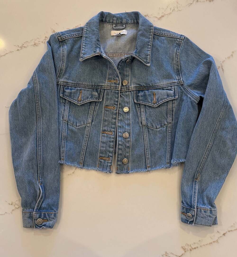 Topshop Cropped Denim Jacket US 4 Light Wash Raw Hem Y2K Fitted Jean Jacket